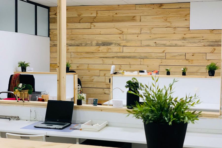 Contacta con CoWorking Irun