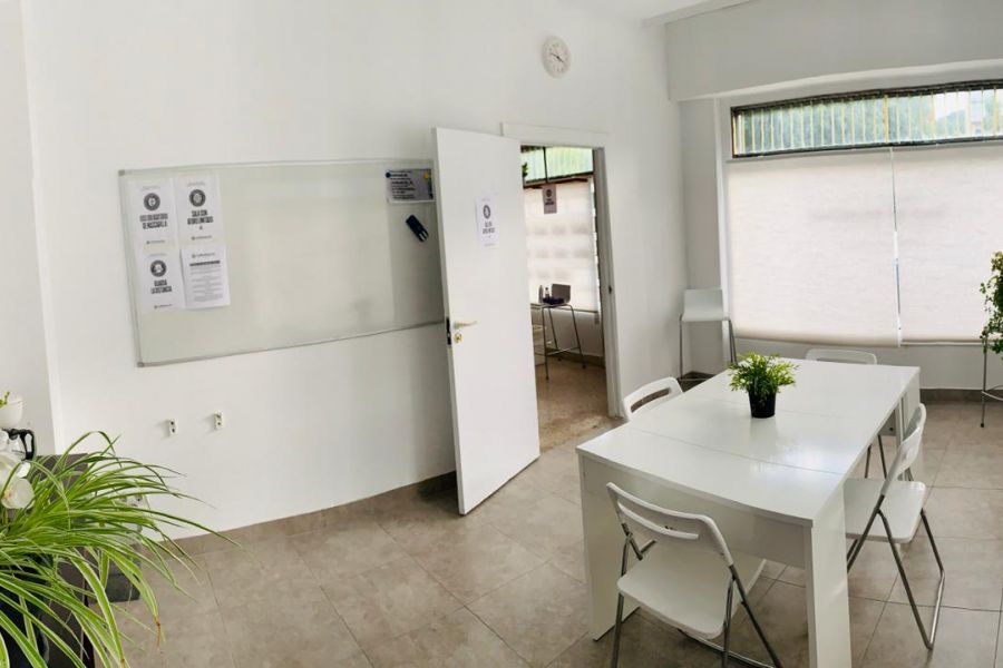 Contacta con CoWorking Irun